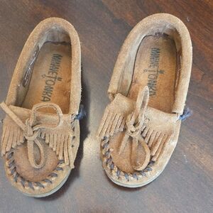Minnetonka Kids Tan Suede Moccasins